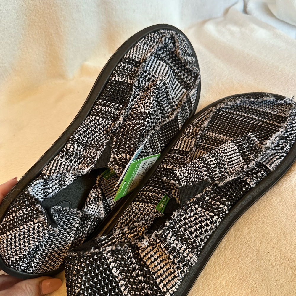 Sanuk Black and White Slip-On Shoes - Picture 6 of 6